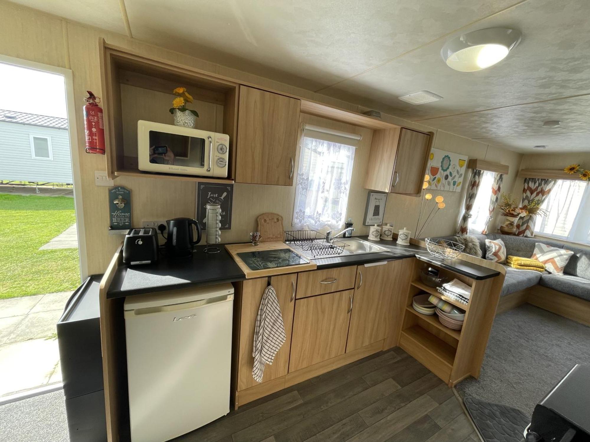 3 Bedroom Caravan, Edi Rita, Robin Hood, Pet Friendly Meliden エクステリア 写真