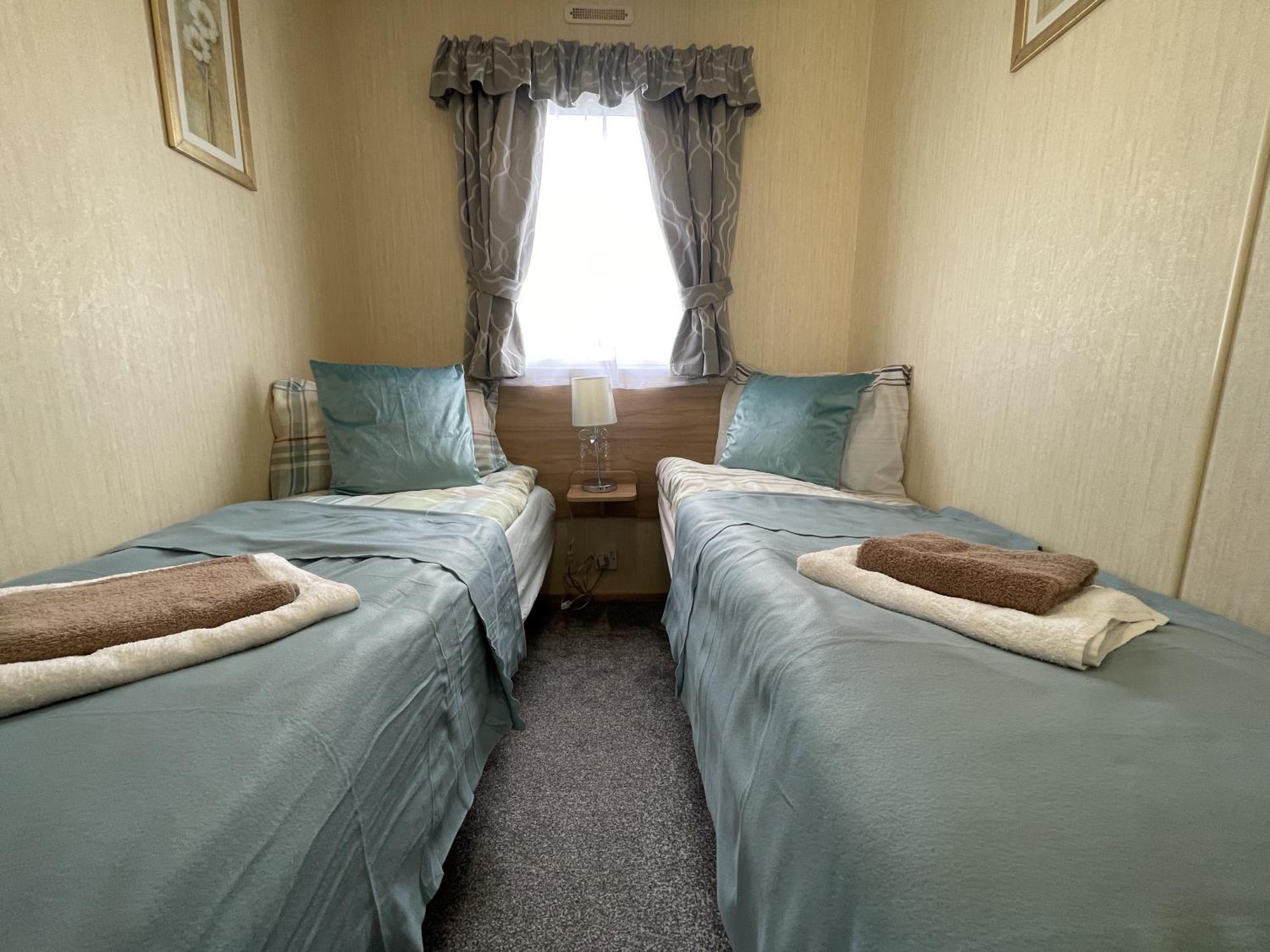 3 Bedroom Caravan, Edi Rita, Robin Hood, Pet Friendly Meliden エクステリア 写真